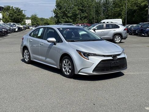 Used 2026 Toyota Corolla LE FWD image 1