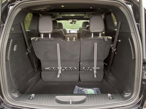 New 2026 Chrysler Pacifica Limited image 9