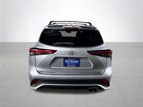 Used 2021 Toyota Highlander XSE AWD/4WD image 7