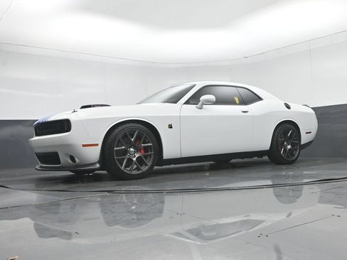 Used 2019 Dodge Challenger R/T Scat Pack w/ Shaker Package RWD image 51