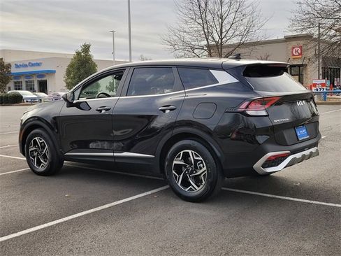Used 2025 Kia Sportage LX image 3