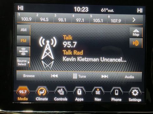 Used 2021 Jeep Grand Cherokee Altitude image 3