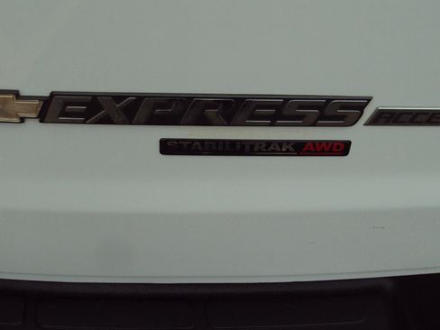 Used 2014 Chevrolet Express 1500 AWD image 35