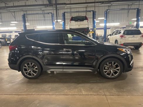 Used 2018 Hyundai Santa Fe Sport image 6