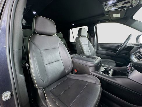 Used 2023 GMC Yukon SLT image 32