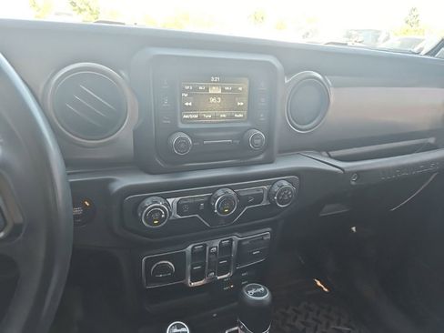 Used 2019 Jeep Wrangler Unlimited Sport S AWD/4WD image 19