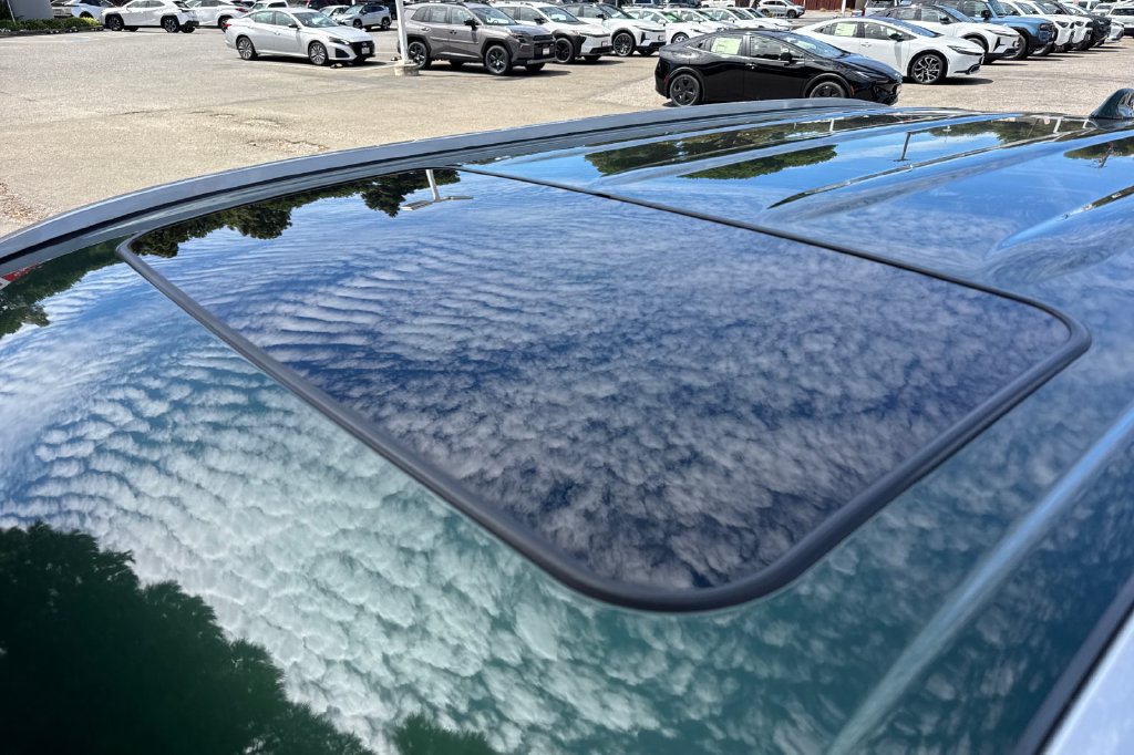 Used 2025 Toyota Highlander XLE AWD/4WD image 26