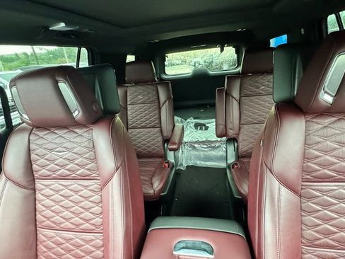 Used 2026 Cadillac Escalade Luxury w/ Touring Package AWD/4WD image 13