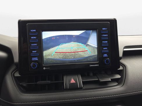 Used 2021 Toyota RAV4 XLE w/ Convenience Package FWD image 20