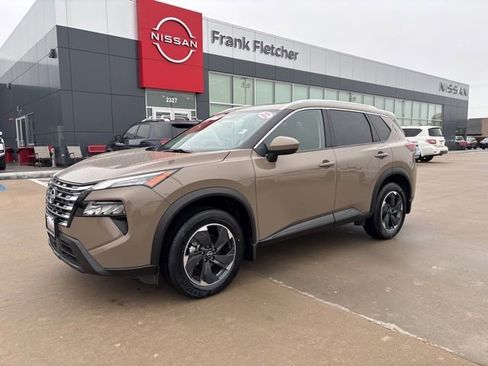 Used 2024 Nissan Rogue SV w/ SV Premium Package AWD/4WD image 1