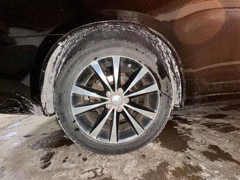 Used 2011 Chrysler 200 S FWD image 16