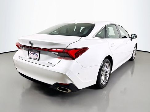 Used 2019 Toyota Avalon XLE w/ Moonroof Package image 7