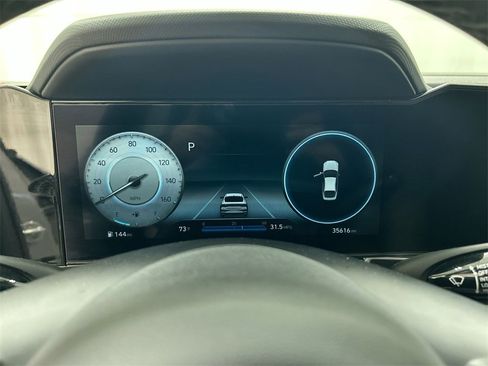 Used 2023 Hyundai Elantra Limited w/ Preferred Accessory Package image 13