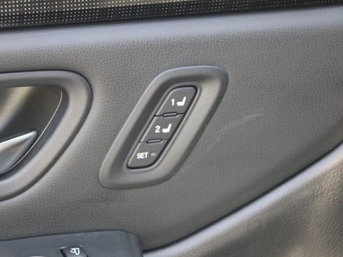 Used 2025 Honda Pilot Black Edition image 18