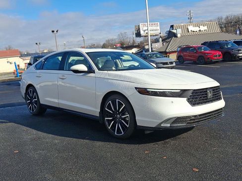 New 2025 Honda Accord Touring image 2