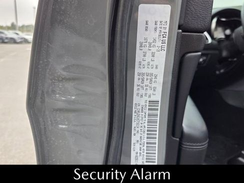 Used 2019 Jeep Grand Cherokee Altitude image 21