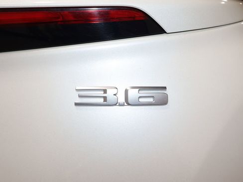 Used 2018 Cadillac XTS Luxury image 36