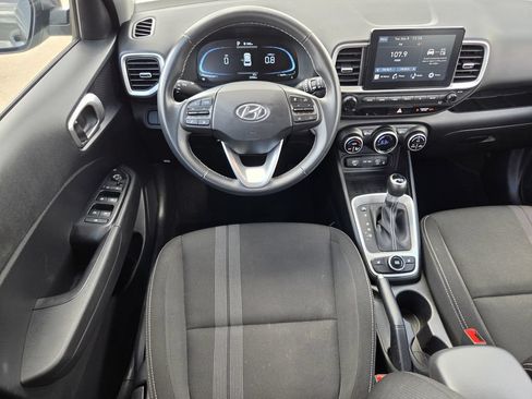 Used 2026 Hyundai Venue SEL FWD image 13