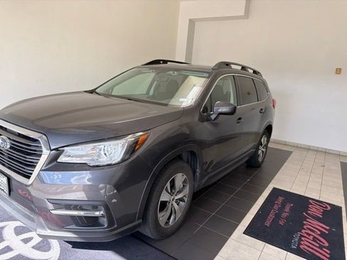 Used 2022 Subaru Ascent Premium w/ Convenience Package AWD/4WD image 2