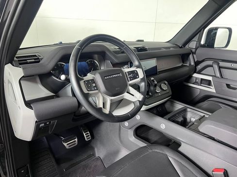 Used 2023 Land Rover Defender 110 S AWD/4WD image 4