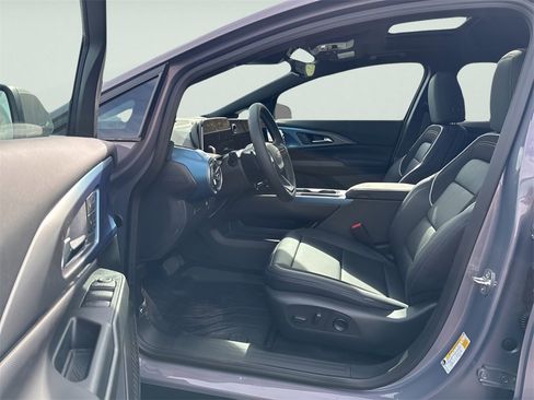 New 2026 Chevrolet Equinox EV LT image 19