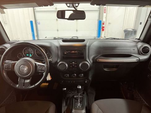 Used 2018 Jeep Wrangler Unlimited Sport S AWD/4WD image 10