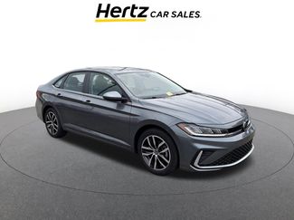 Used 2025 Volkswagen Jetta SE video 1