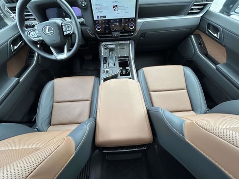 Used 2024 Lexus GX 550 w/ Cold Area Package AWD/4WD image 12