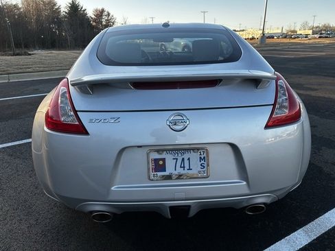Used 2012 Nissan 370Z Touring image 3
