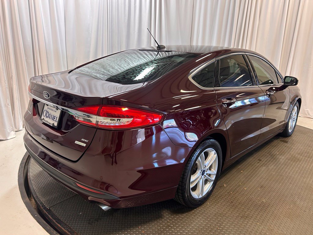 Used 2018 Ford Fusion SE w/ Fusion SE Technology Package FWD image 28