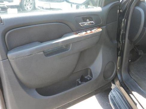 Used 2013 Chevrolet Suburban LS AWD/4WD image 16