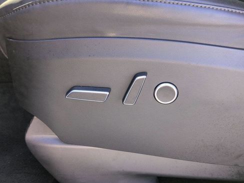 Used 2022 Tesla Model X image 4