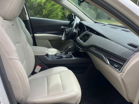 Used 2023 Cadillac XT4 Luxury FWD image 35