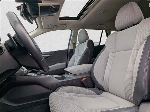 Used 2023 Subaru Outback Premium image 7