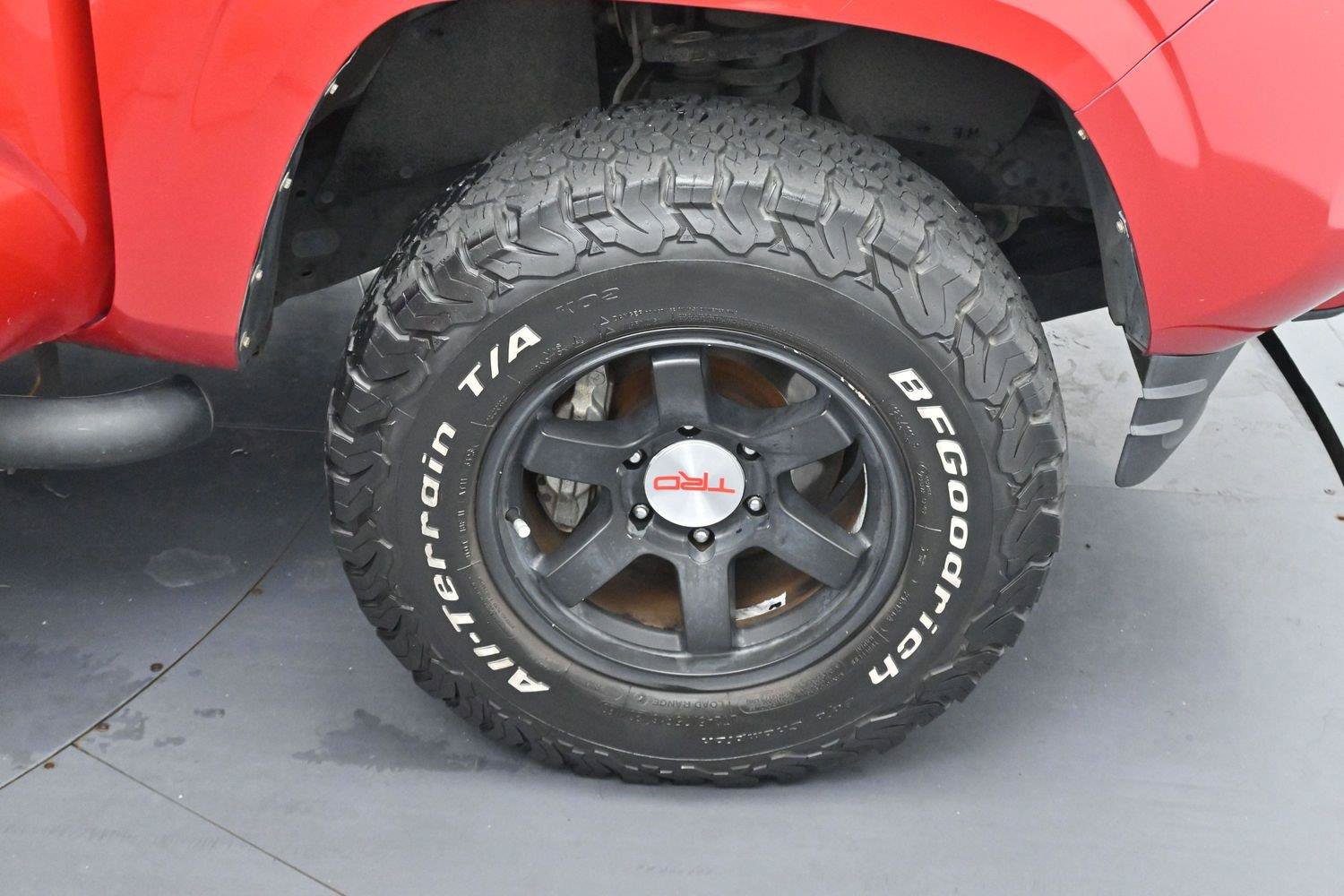 Used 2016 Toyota Tacoma SR5 w/ Towing Package RWD image 30