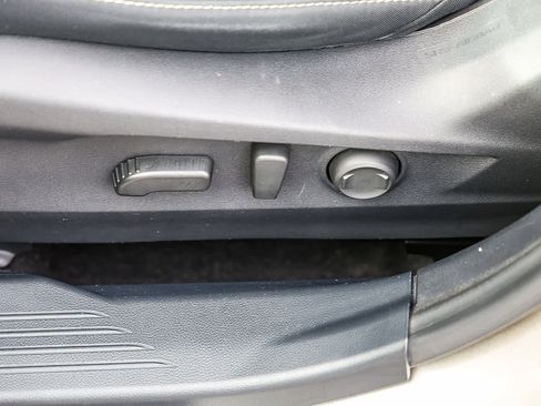 Used 2020 Subaru Outback Premium image 21