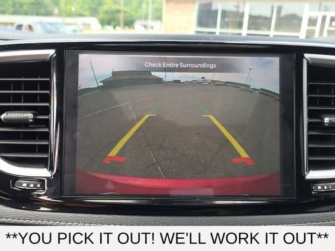 Used 2025 Chrysler Pacifica Limited FWD image 19