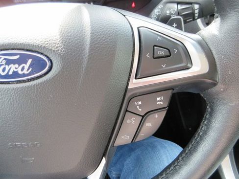 Used 2021 Ford Edge SEL w/ Convenience Package image 12