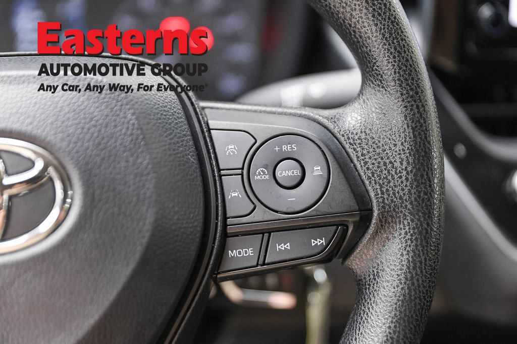 Used 2025 Toyota Corolla LE FWD image 16