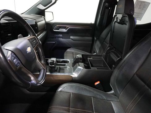 Used 2022 Chevrolet Silverado 1500 High Country w/ High Country Premium Package image 11