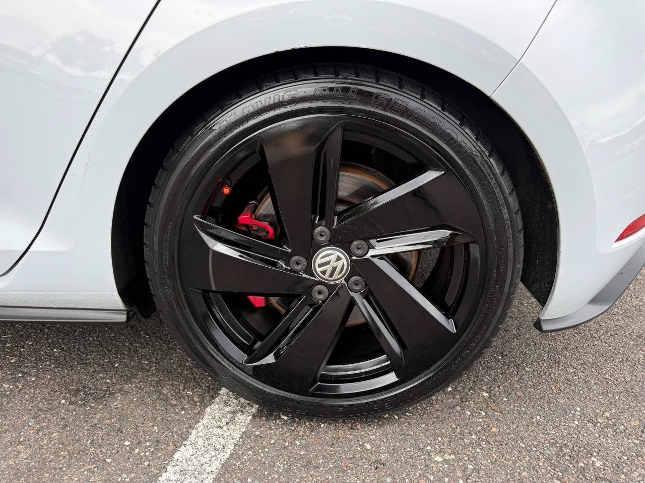 Used 2018 Volkswagen GTI SE FWD image 7