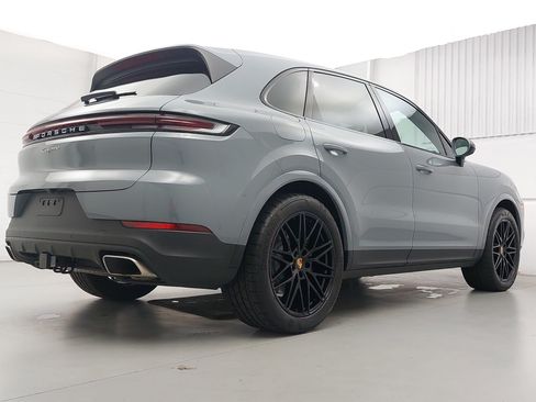 Certified 2026 Porsche Cayenne AWD/4WD image 7