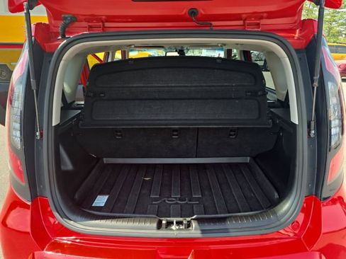 Used 2016 Kia Soul ! w/ Premium Package image 12
