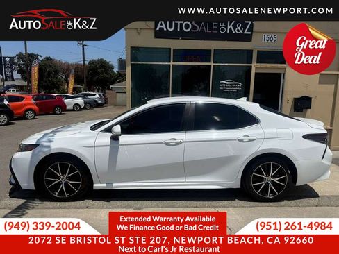 Used 2021 Toyota Camry SE FWD image 4
