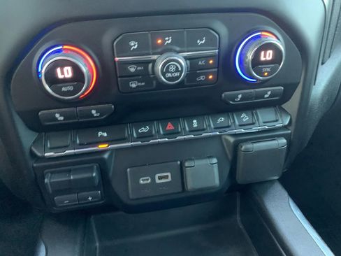 Used 2021 Chevrolet Silverado 2500 LT w/ Texas Edition image 28