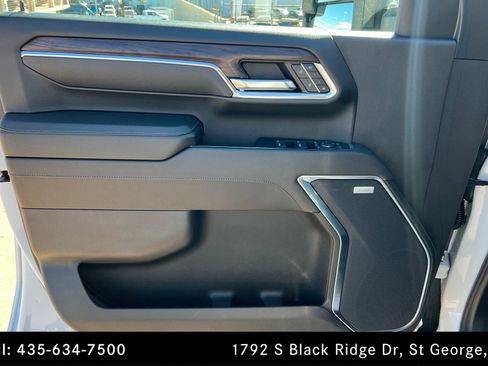 Used 2024 GMC Sierra 2500 SLT w/ SLT Premium Package image 14