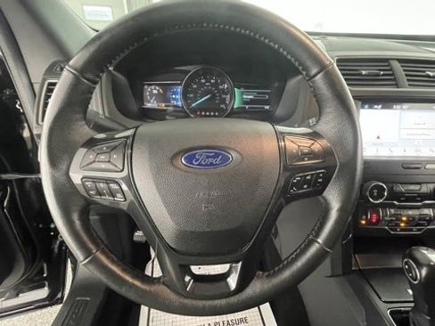 Used 2019 Ford Explorer XLT w/ Equipment Group 202A image 37