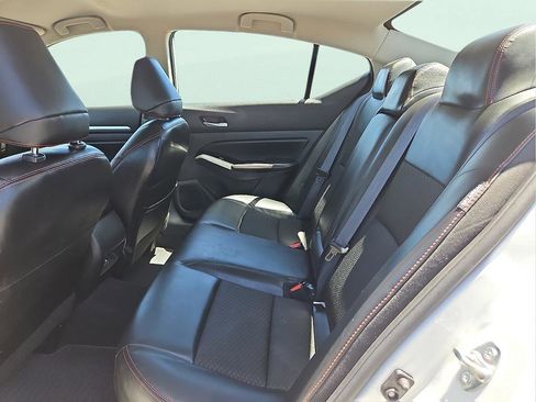 Used 2024 Nissan Altima 2.5 SR FWD image 8