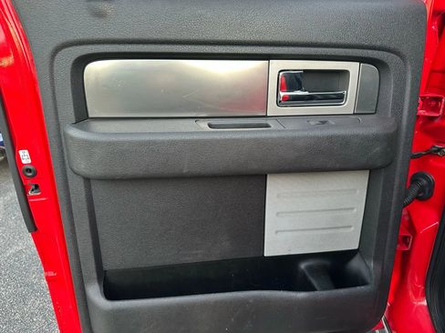 Used 2013 Ford F150 Raptor w/ SVT Exterior Graphics Pkg image 22