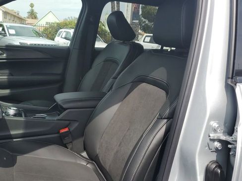 New 2025 Jeep Grand Cherokee L Altitude image 19